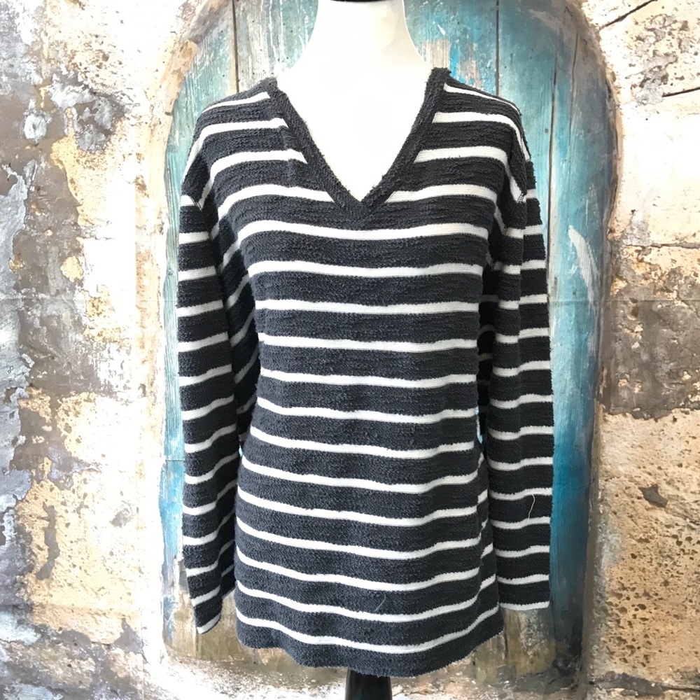 🆑3/$15 Ava & Viv-Gray Striped Terry Sweatshirt